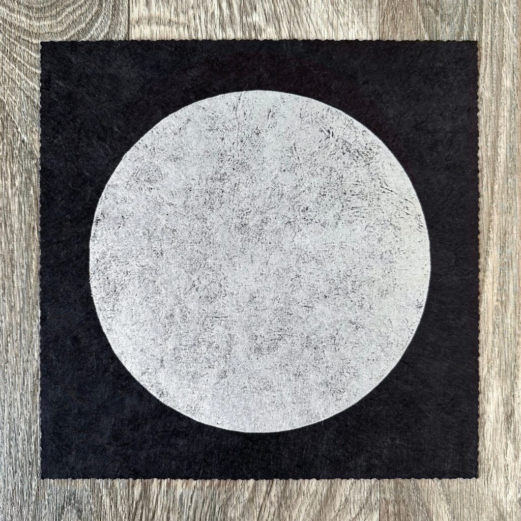 Central Moon Linoldruck 22 x 22 cm Silber auf Schwarz 9