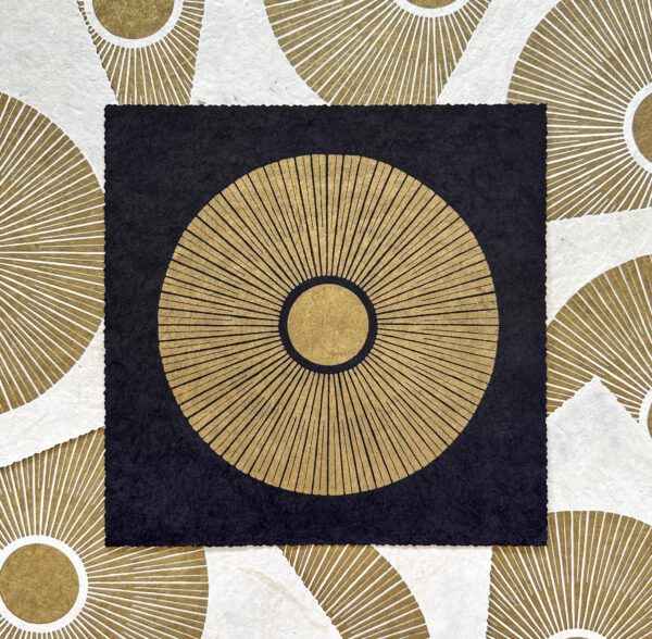 Central Sun Linoldruck 22 x 22 cm Gold auf Schwarz 7