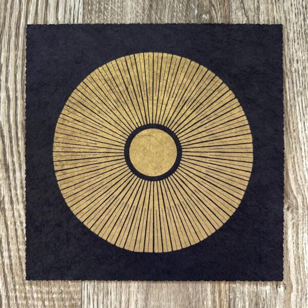 Central Sun Linoldruck 22 x 22 cm Gold auf Schwarz 9