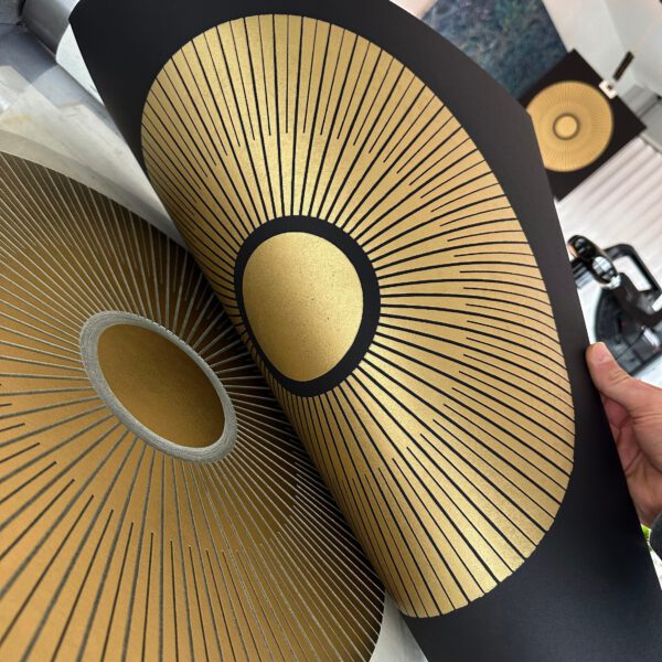 Central Sun Linoldruck 50 x 50 cm Gold auf Schwarz 2