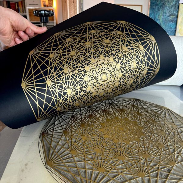 Demihepterakt Linoldruck 50 x 50 cm Gold auf Schwarz 2