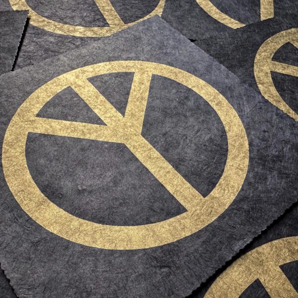 Real Peace Sign Linoldruck 22 x 22 cm Gold auf Schwarz 5