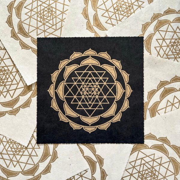 Sri Yantra Lotus Linoldruck 22 x 22 cm Gold auf Schwarz 8