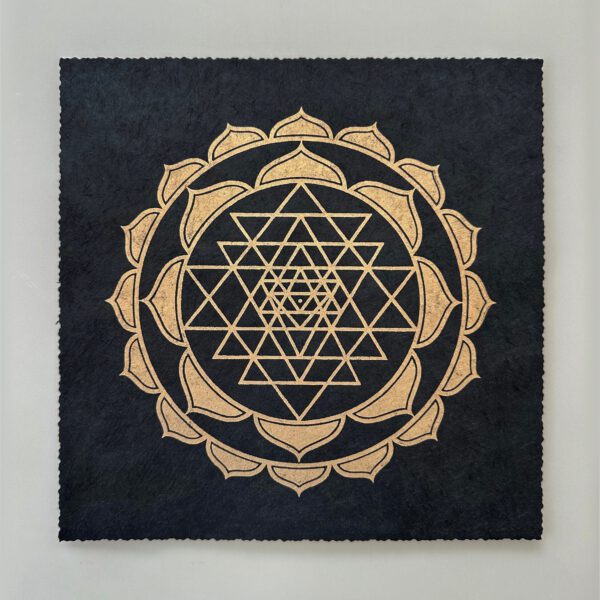 Sri Yantra Lotus Linoldruck 22 x 22 cm Gold auf Schwarz 9