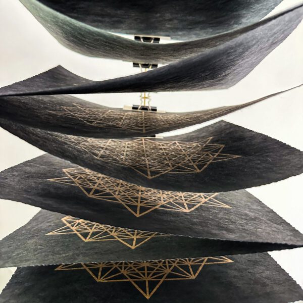 Stern Tetraeder 64 Linoldruck 22 x 22 cm Gold auf Schwarz 3