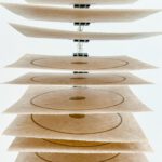 Linoldruck, 22 x 22 cm, Gold auf Beige/Ocker