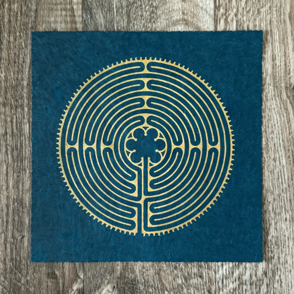 Veskor Cassiopeia Linoldruck Labyrinth von Chartres 22 x 22 cm Gold auf Petrol 7